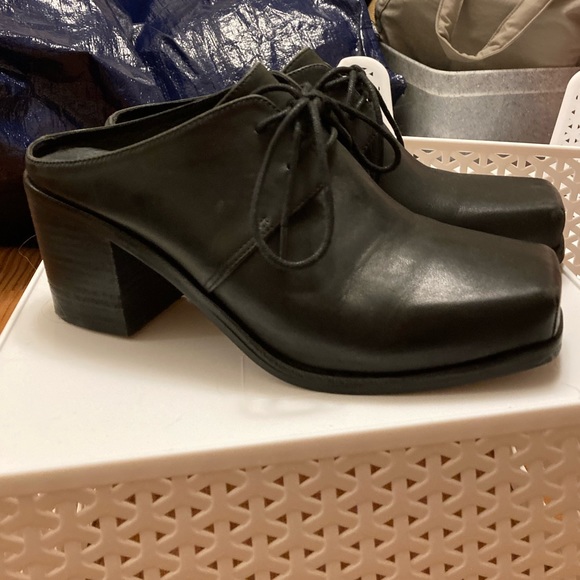 Intentionally _____ Blank black leather mules size10 - Picture 5 of 9